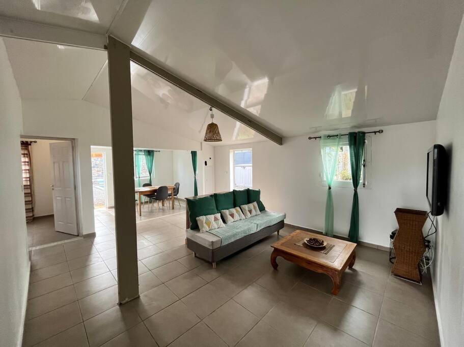 La Casita Creole Villa Avec Piscine Et Jacuzzi Сен-Пиер Екстериор снимка